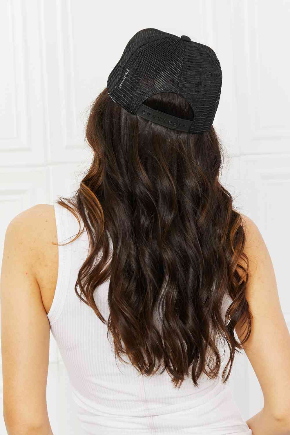 Trucker Hat Heart - Black