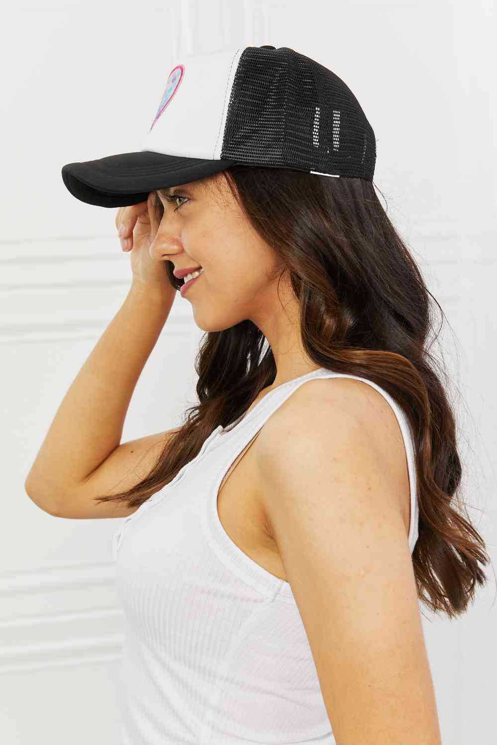 Trucker Hat Heart - Black