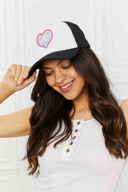 Trucker Hat Heart - Black